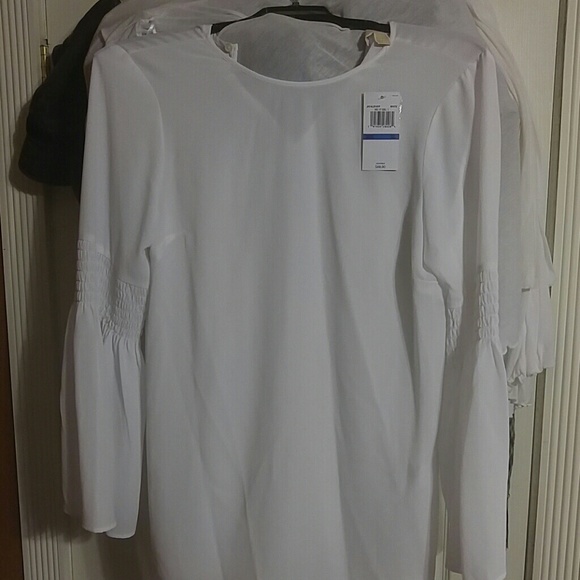 White Blouse - Picture 1 of 3